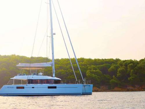 Catamaran Lagoon 560 for rent in Road Town