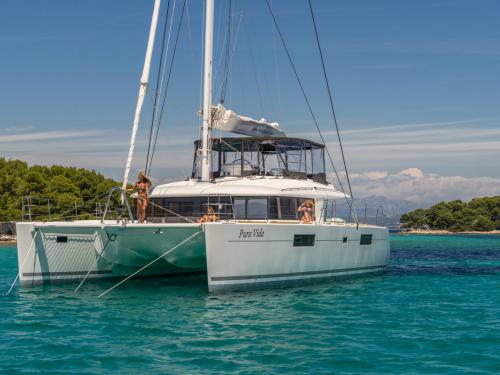 Kat Lagoon 560 chartern in ACI Marina Split