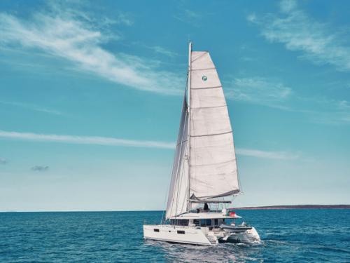 Catamaran Lagoon 560 S2 for hire in Barcelona