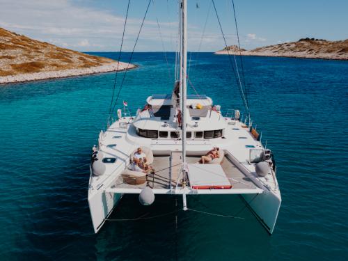 Catamaran Lagoon 570 for charter in Split