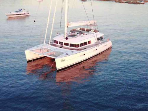 Catamaran Lagoon 620 for rent in Road Harbour