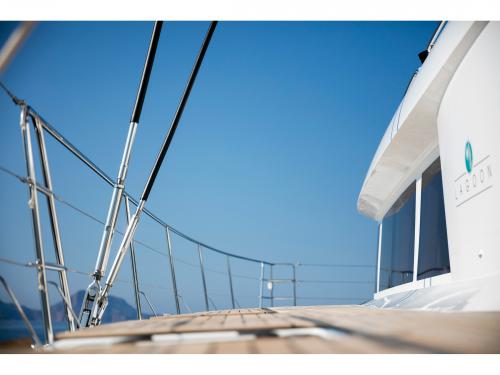 Katamaran Lagoon 620 chartern in Kastel Gomilica