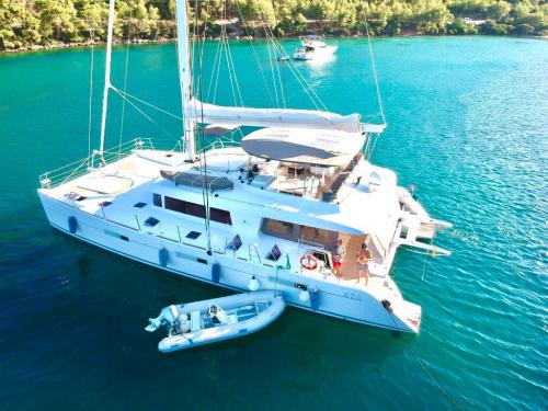 Cat Lagoon 620 available for charter in Bodrum Marina Milta