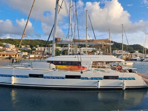 Katamaran Lagoon 620 Yachtcharter in Eden Island Resort