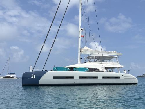 Catamaran Lagoon Seventy 7 for rent in Eden Island Resort