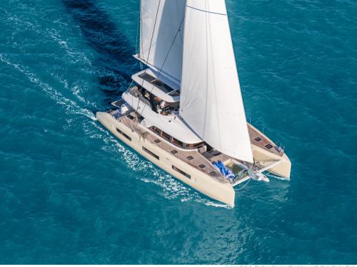 Katamaran Lagoon Sixty 5 chartern in Marina di Portisco