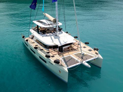Kat Lagoon Sixty 5 Yachtcharter in Messina