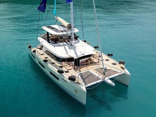 Katamaran Lagoon Sixty 5 chartern in Marigot