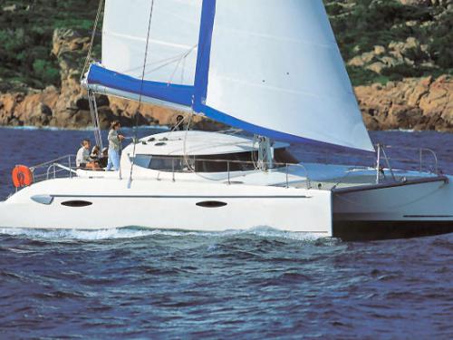 Katamaran Lavezzi 40 chartern in Marina Kornati