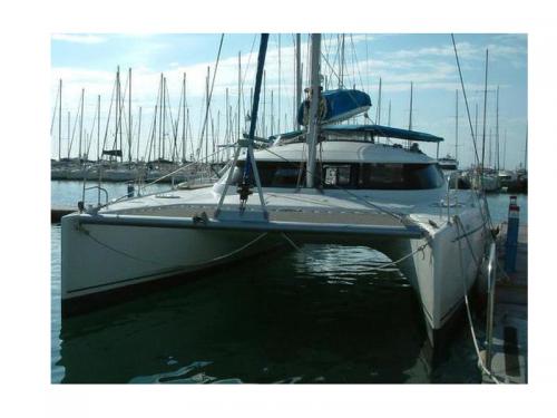 Cat Lavezzi 40 available for charter in Palermo