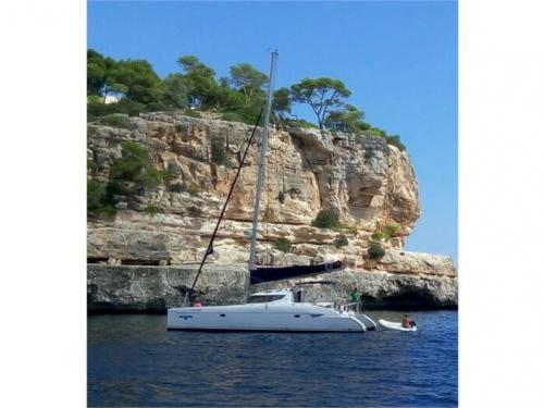 Catamaran Lavezzi 40 for hire in Marina Cienfuegos