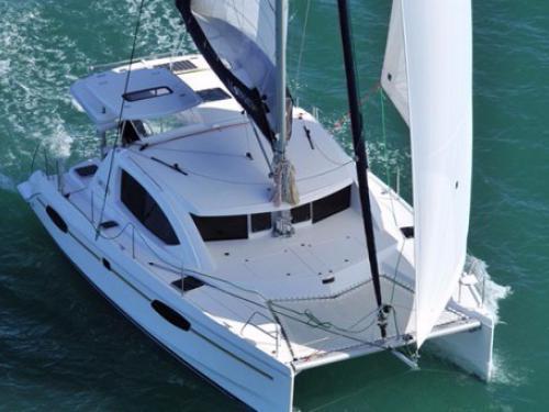 Catamaran Leopard 38 for hire in Lagoon Marina