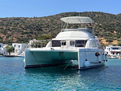 Kat Leopard 39 Yachtcharter in Marina Solila