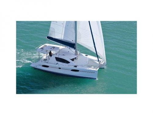 Cat Leopard 40 for hire in Megalochori Santorini