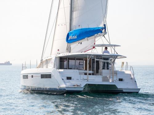 Catamaran Leopard 404 for charter in Eden Island Resort