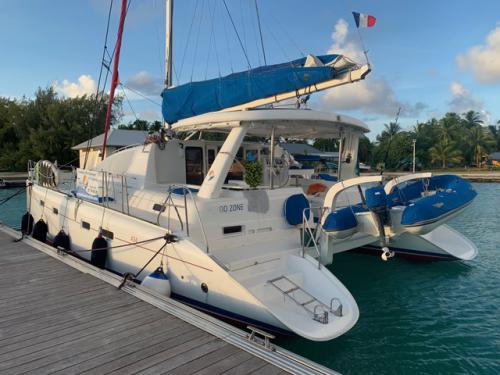 Cat Leopard 43 for charter in Papeete