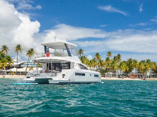 Catamaran Leopard 43 available for charter in Le Marin