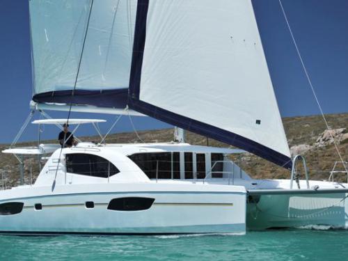 Katamaran Leopard 44 chartern in Marina Naviera Balear