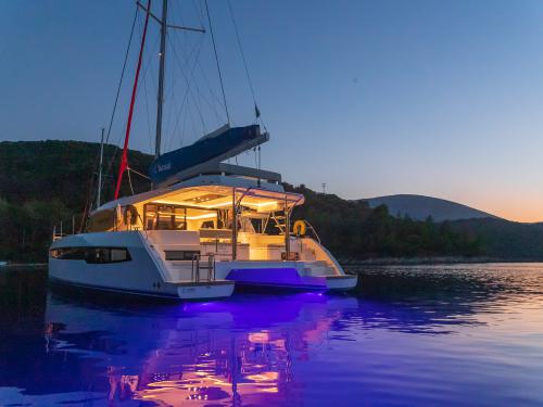 Catamaran Leopard 45 for rent in Laem Khat