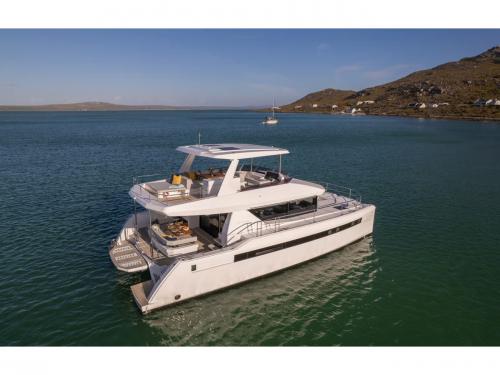 Catamaran Leopard 46 for hire in Cogolin