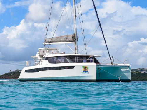 Cat Leopard 51 for rent in Bimini Marina