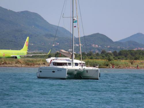 Kat Lipari 41 Yachtcharter in Tivat Marina