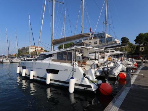 Katamaran Lucia 40 Yachtcharter in Marina Tankerkomerc