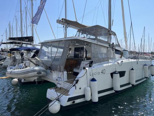Catamaran Lucia 40 for charter in Pula