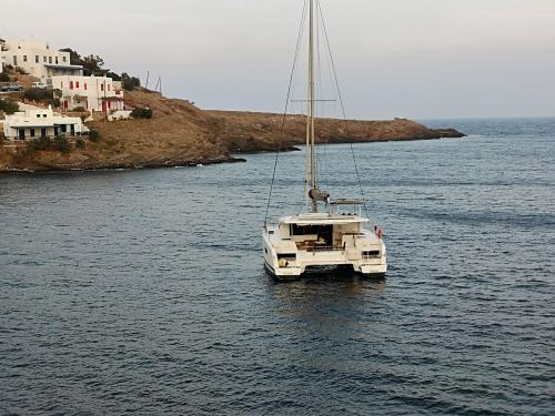 Cat Lucia 40 for hire in Parikia