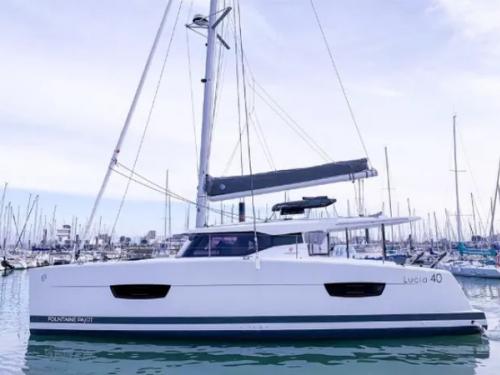 Katamaran Lucia 40 chartern in Pula