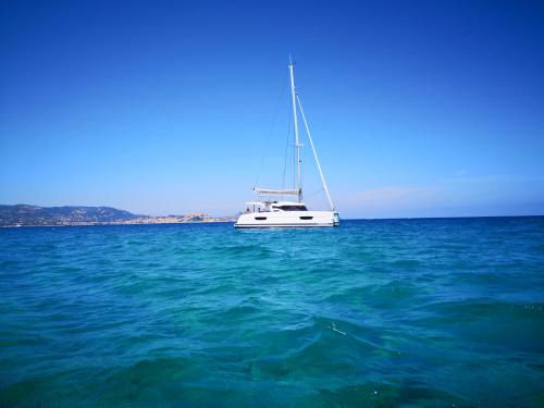 Cat Lucia 40 for rent in Calvi