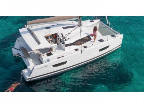 Cat Lucia 40 for rent in Roses