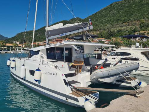 Cat Lucia 40 for hire in Lefkas Marina