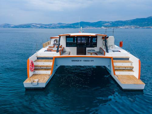 Kat Luna 47 Power Yachtcharter in Split