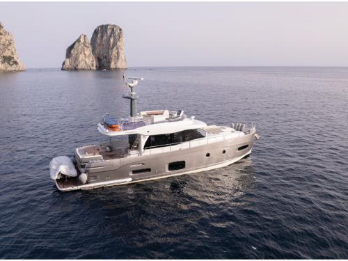 Katamaran Magellano 53 chartern in Marina Borgo