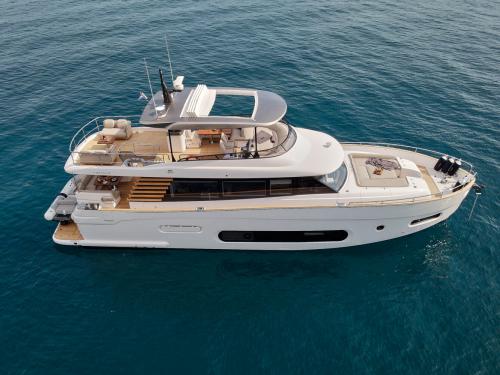 Katamaran Magellano 66 chartern in Stobrec Port