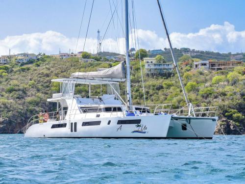 Catamaran Majestic 570 for rent in Red Hook