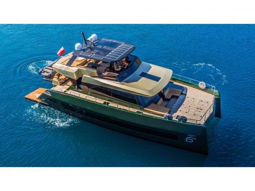 Catamaran Moon Yacht 60 for hire in Split