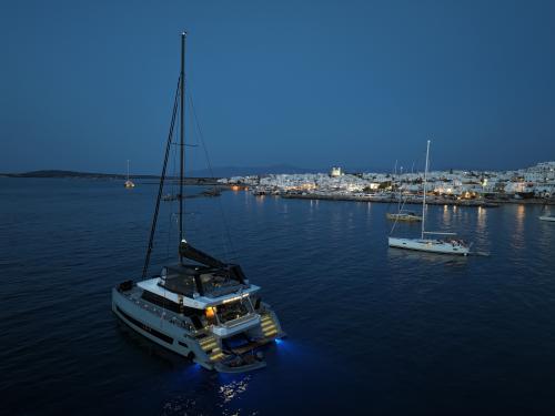 Kat Moon Yacht 60 chartern in Lavrio