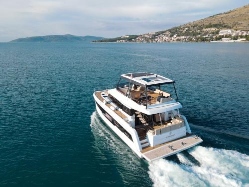 Kat MY 5 Yachtcharter in Seget