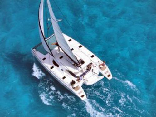 Kat Nautitech 40 chartern in Port Victoria