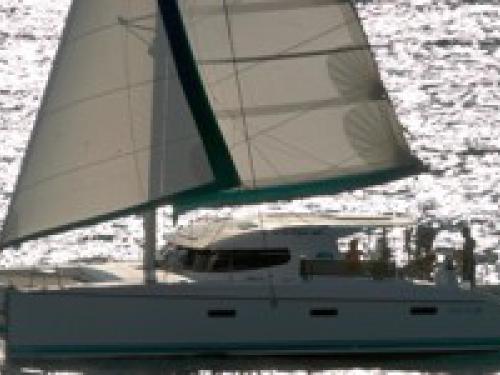 Katamaran Nautitech 40 in Netsel Marmaris Marina chartern