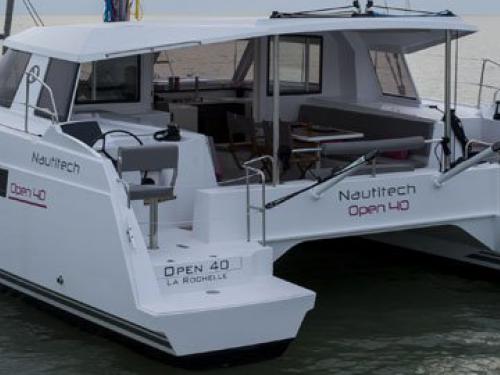 Kat Nautitech Open 40 chartern in Yachthafen Volos