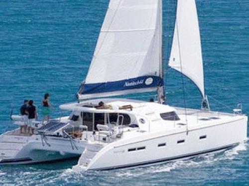 Katamaran Nautitech 44 in Procida chartern