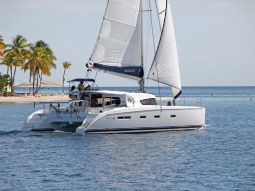 Kat Nautitech 441 in Marina Anse Marcel chartern