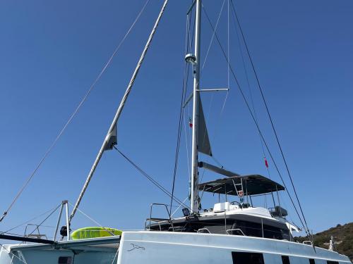 Katamaran Nautitech 46 Open Fly chartern in Athen