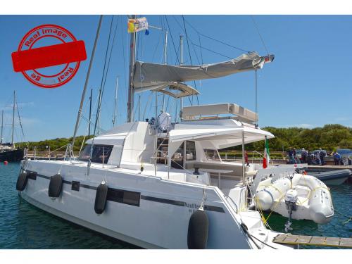 Kat Nautitech 46 Open Fly chartern in Cannigione