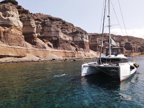 Kat Nautitech 46 Open Fly Yachtcharter in Marina Alimos Kalamaki