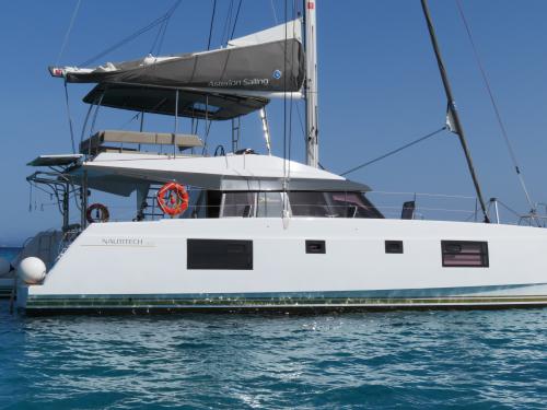 Katamaran Nautitech 46 Open Fly chartern in Gouvia