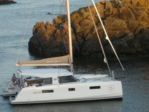 Katamaran Nautitech Open 40 chartern in Nanny Cay Town